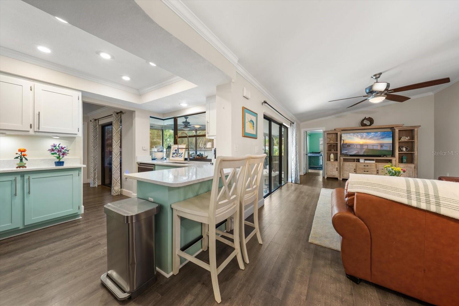 521 MERAVAN DR — photo 20
