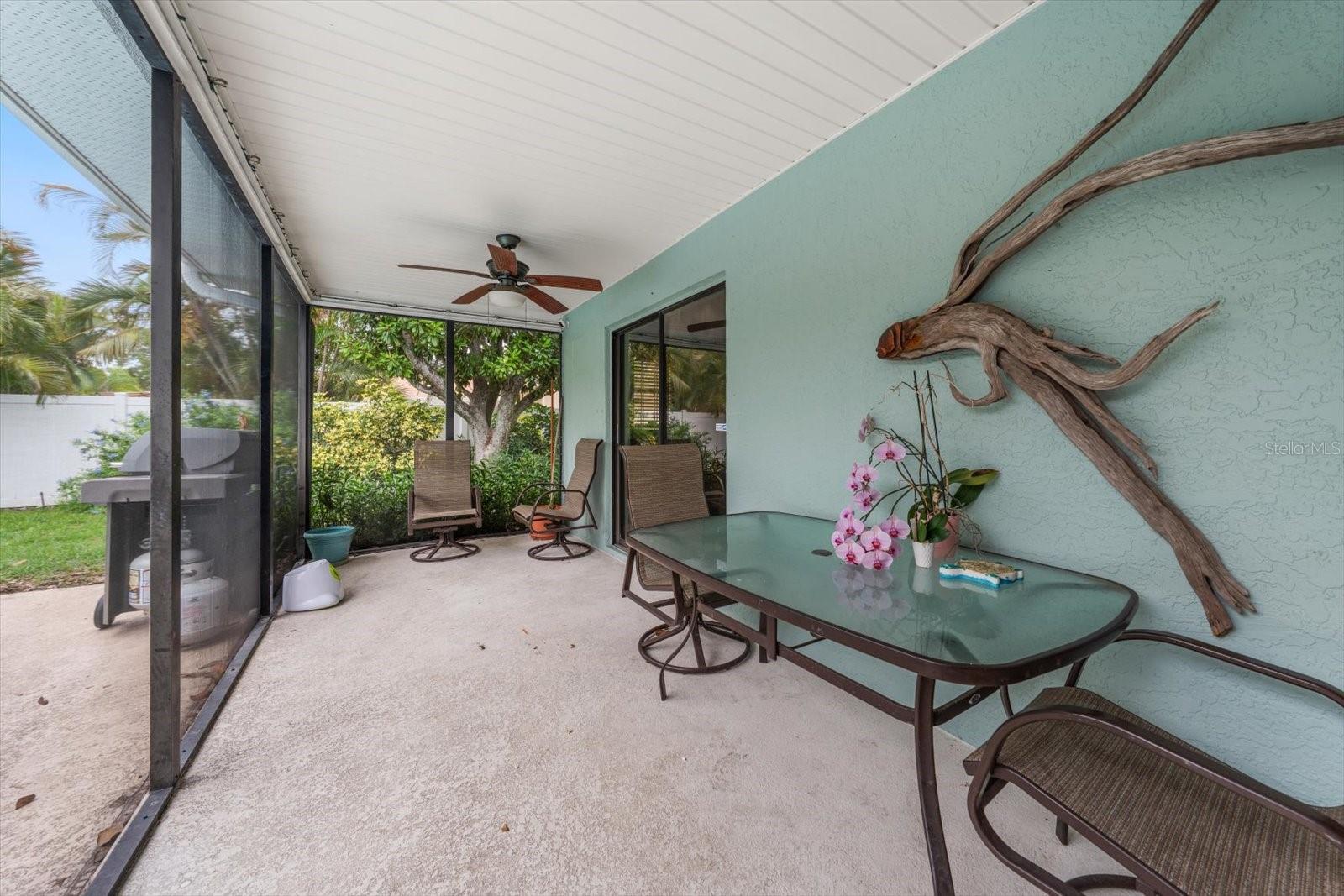 521 MERAVAN DR — photo 24