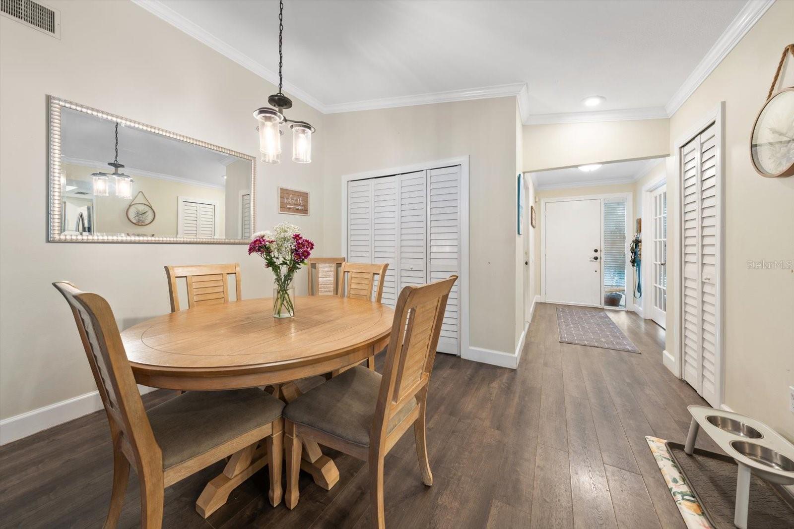 521 MERAVAN DR — photo 18