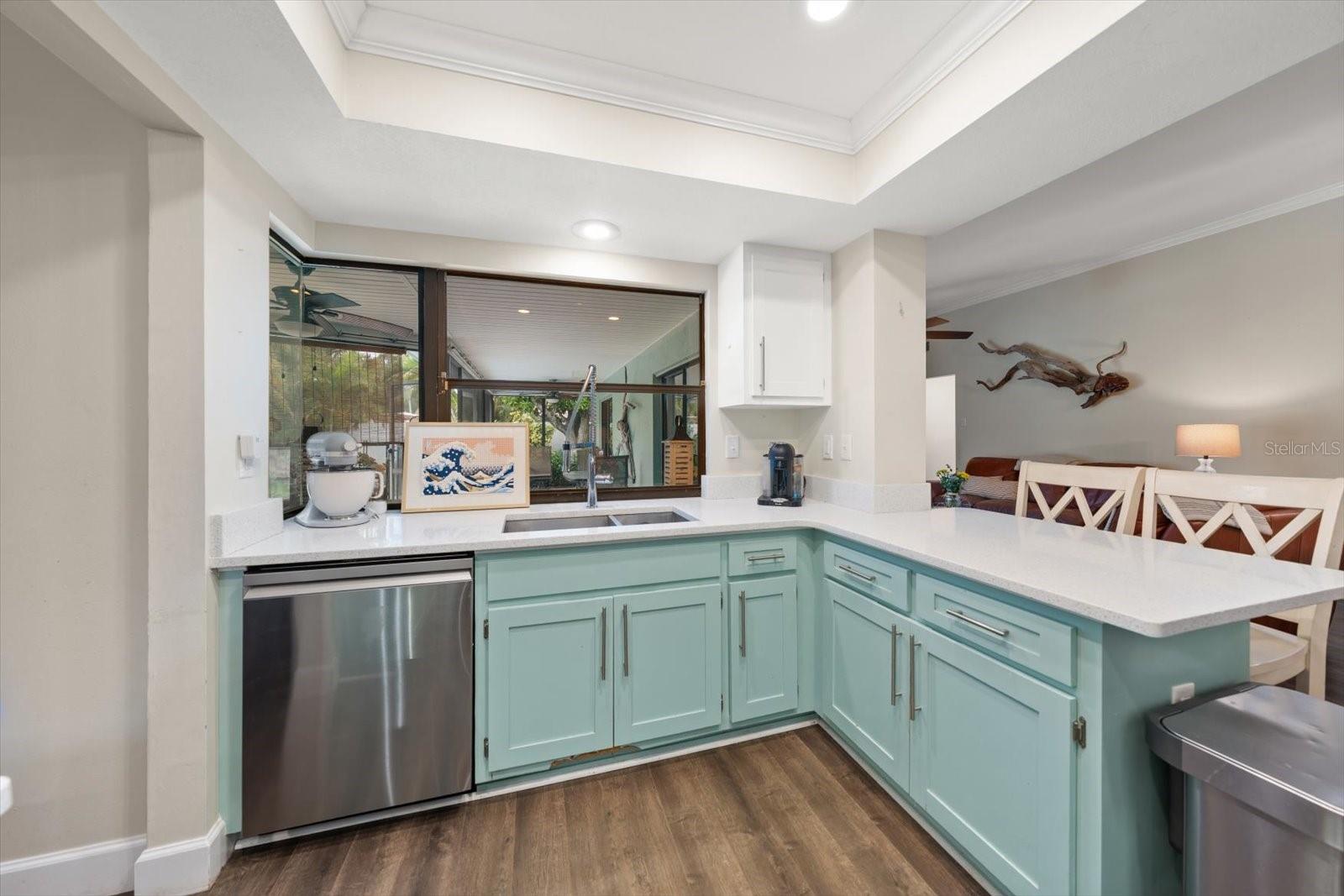 521 MERAVAN DR — photo 11
