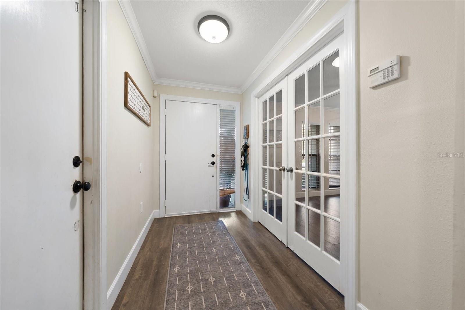 521 MERAVAN DR — photo 3