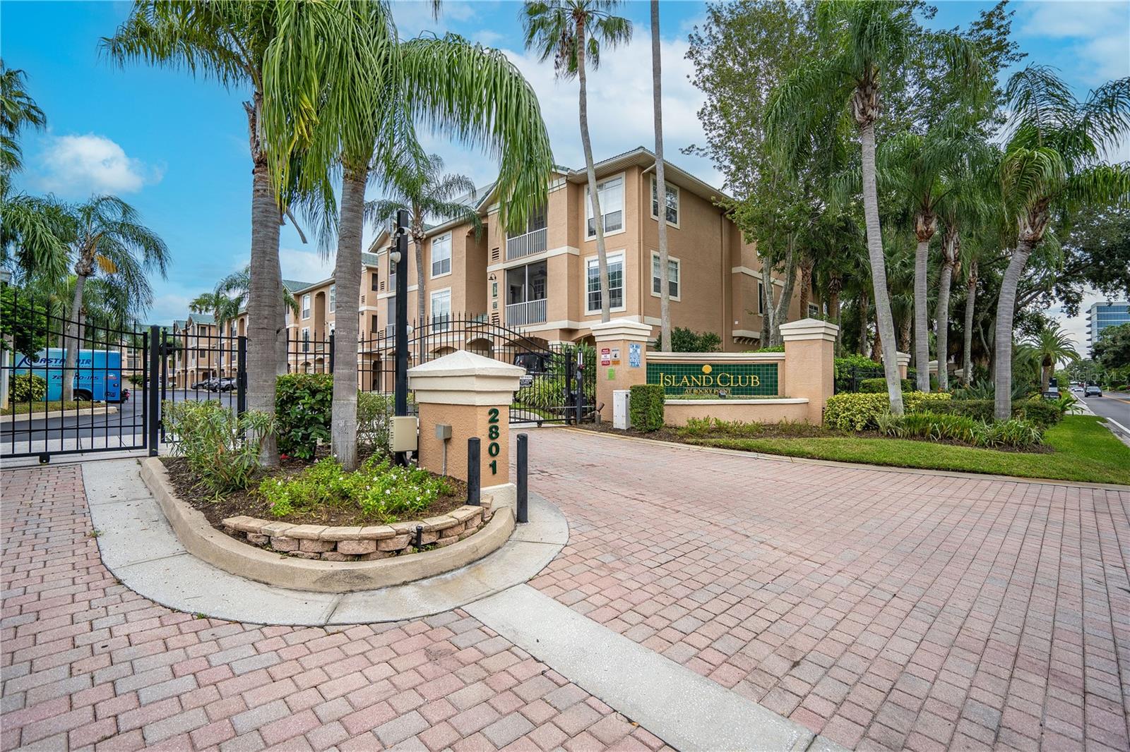 3205 BAY CLUB CIR #3205 — photo 2