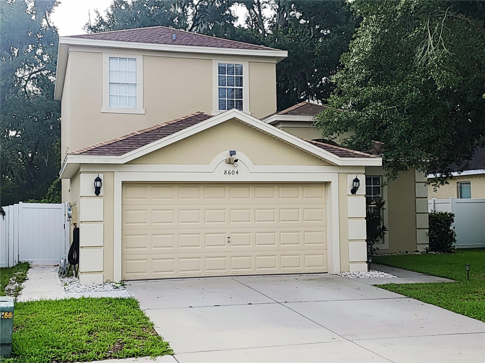 8604 TIDAL BREEZE DR — photo 2