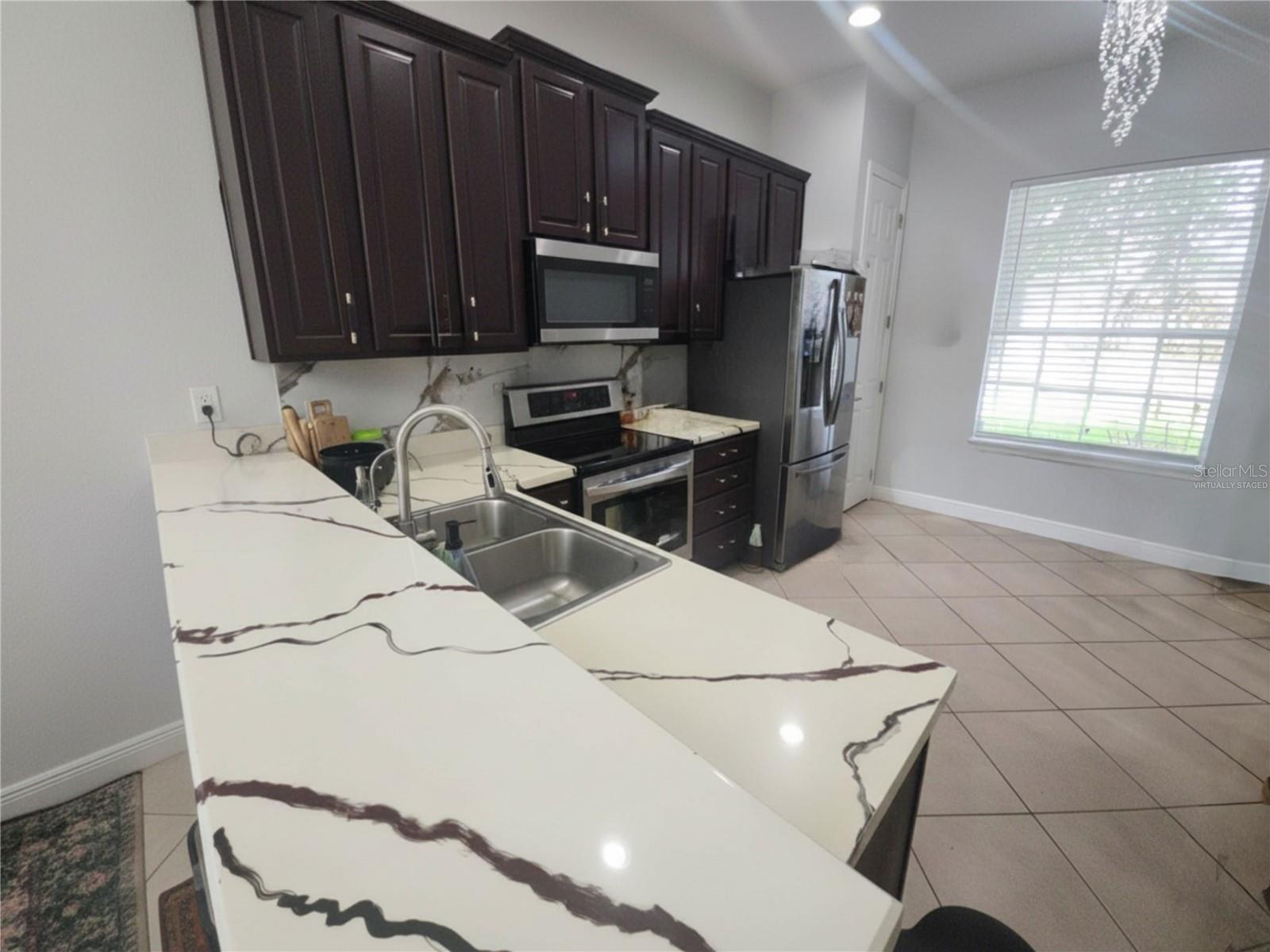 8604 TIDAL BREEZE DR — photo 10