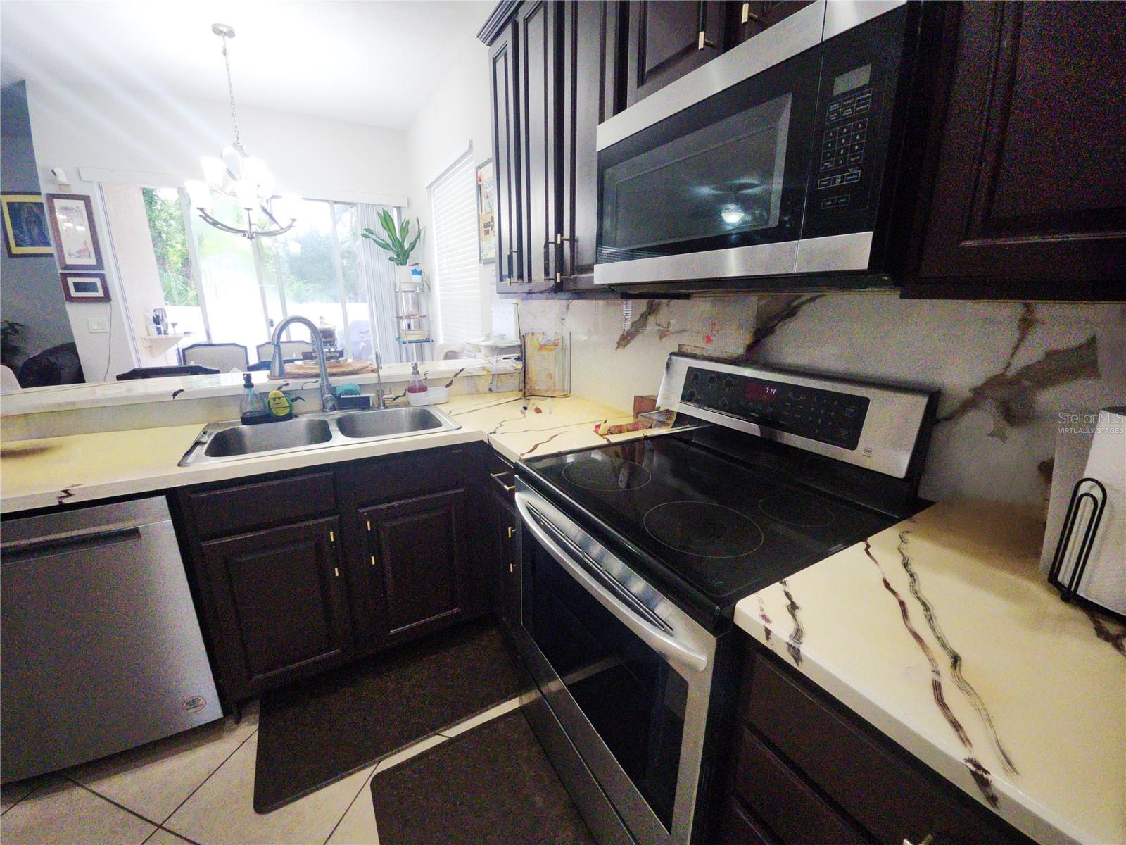 8604 TIDAL BREEZE DR — photo 13