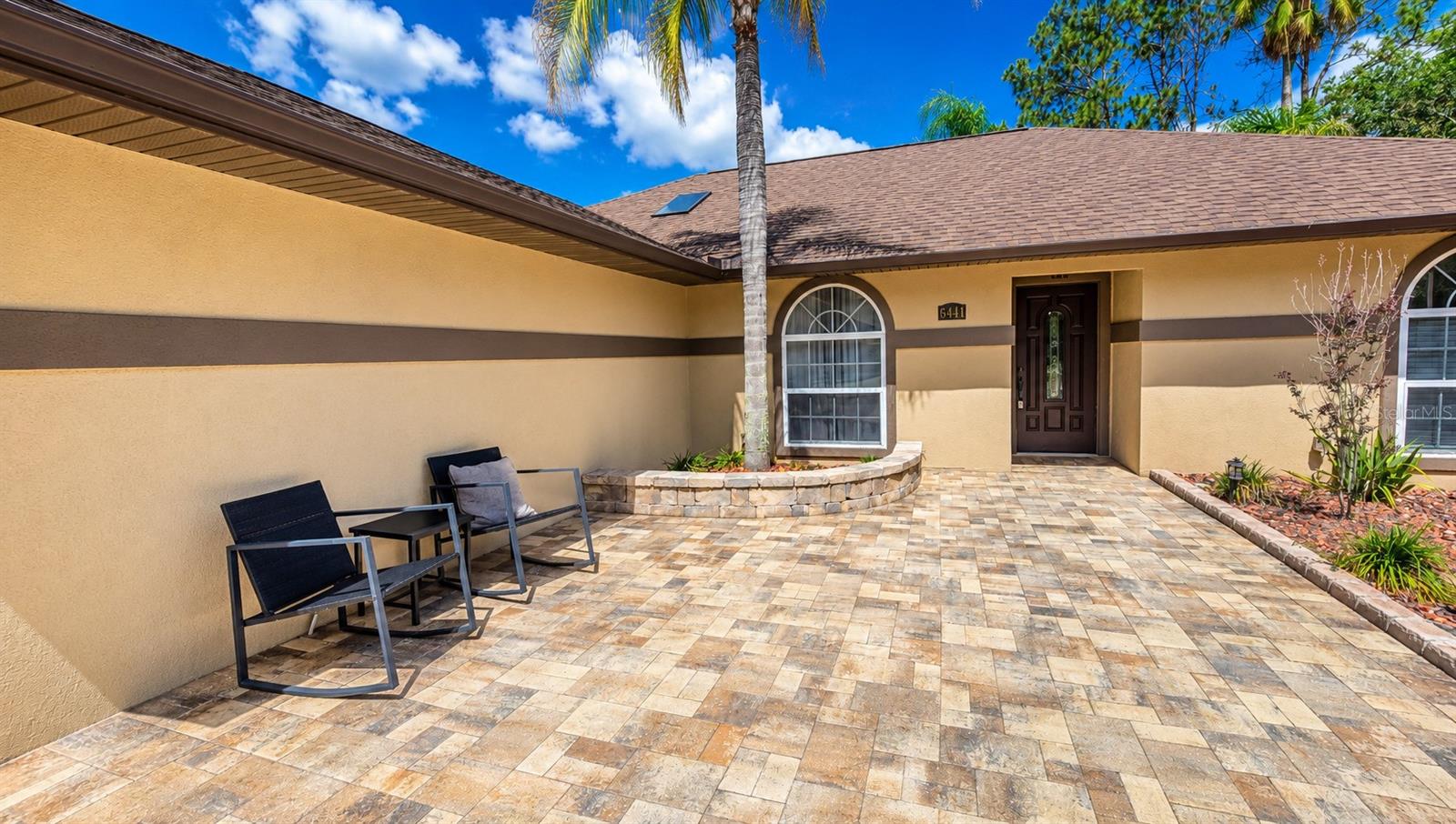 6441 SILVER OAKS DR — photo 4