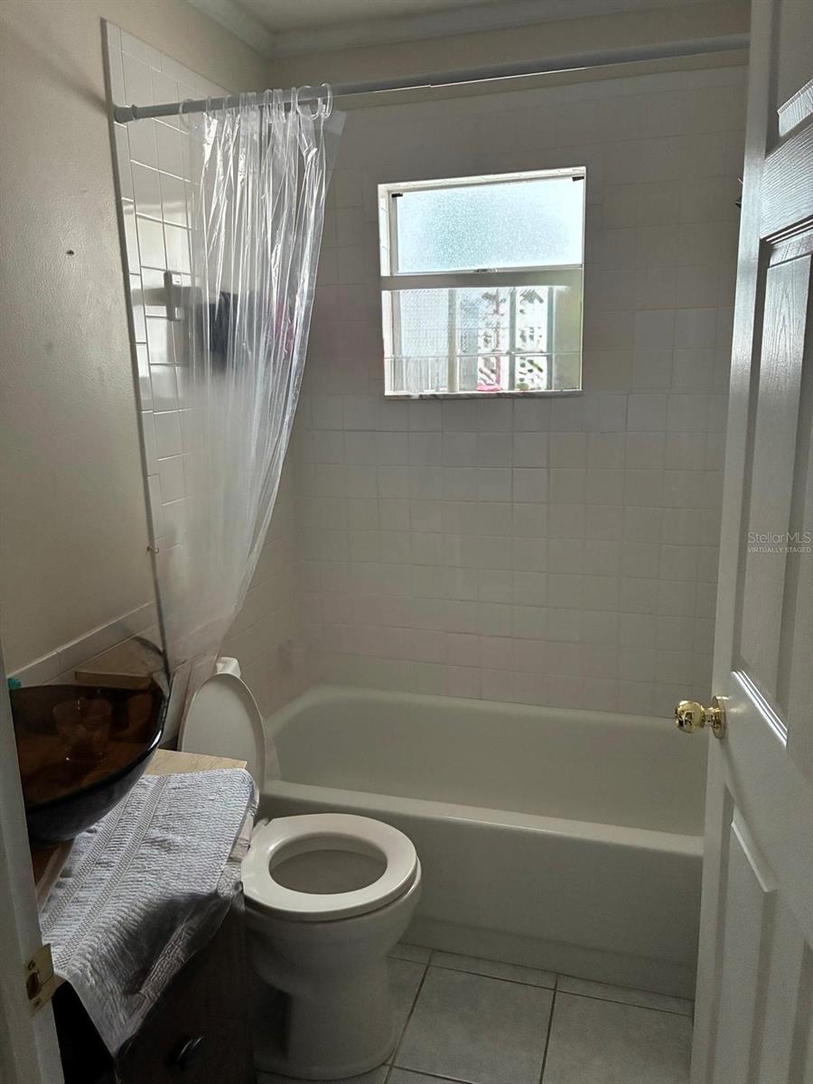 1405 W RAMBLA ST — photo 8