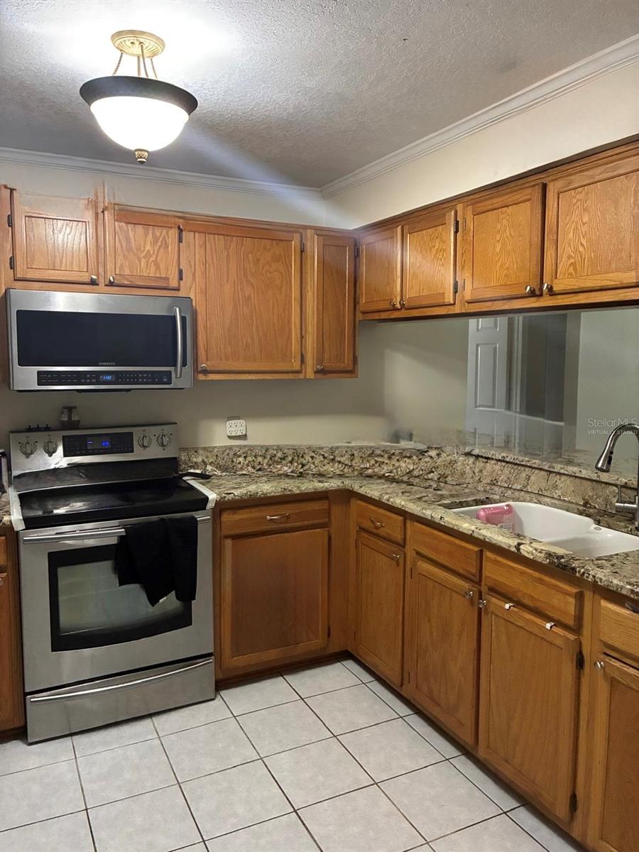1405 W RAMBLA ST — photo 2