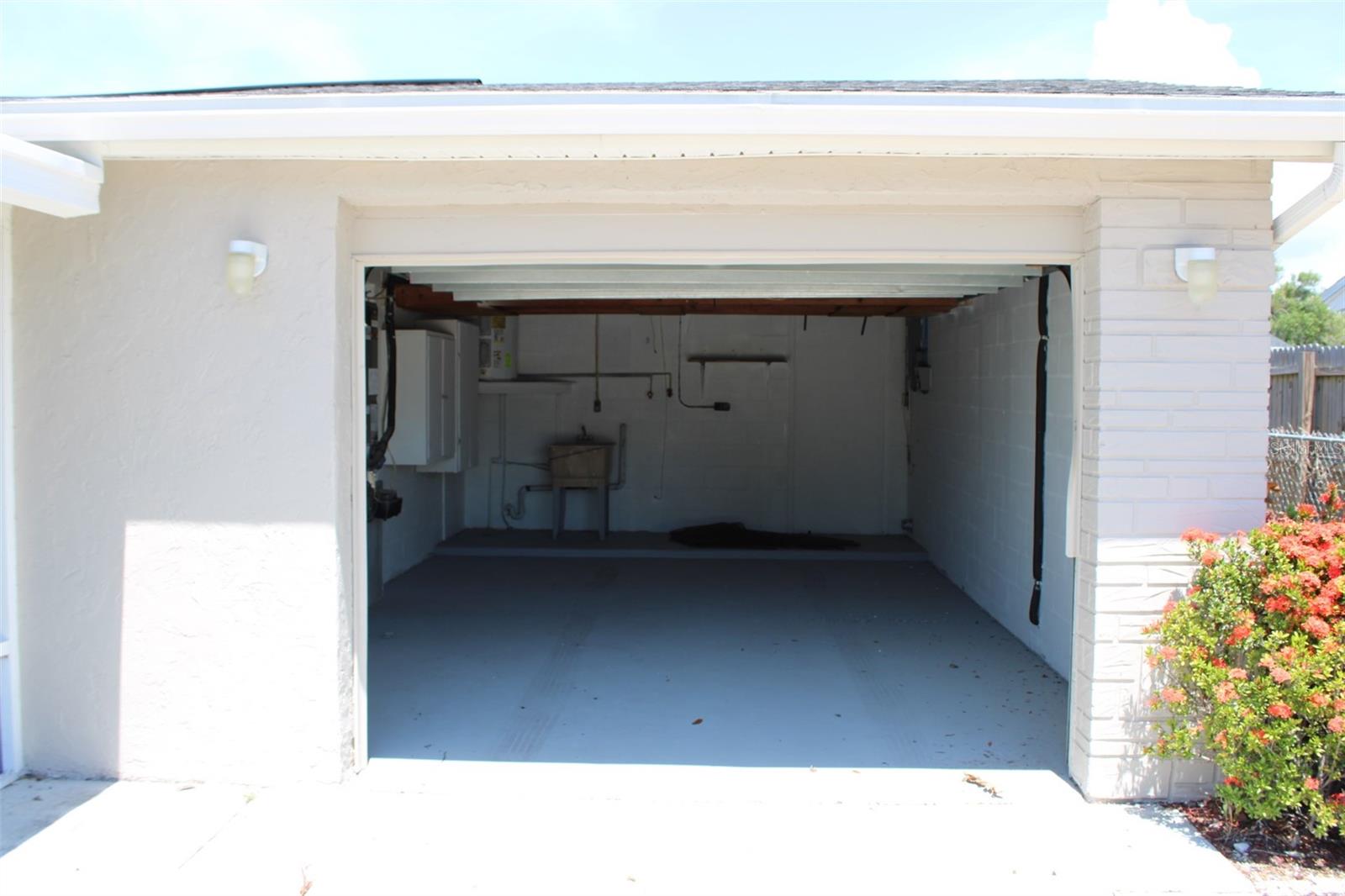 3314 COLUMBUS DR — photo 24