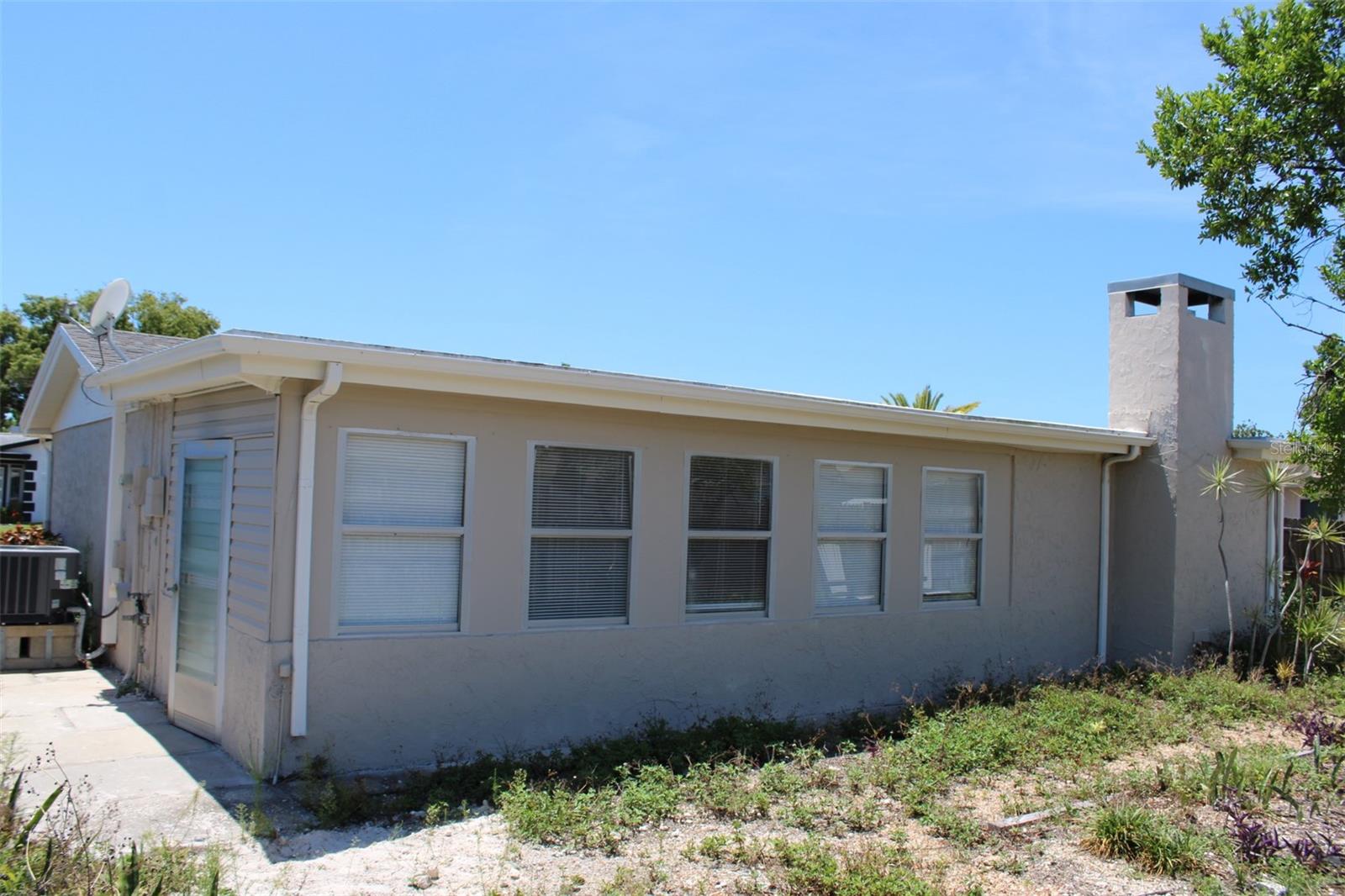 3314 COLUMBUS DR — photo 29