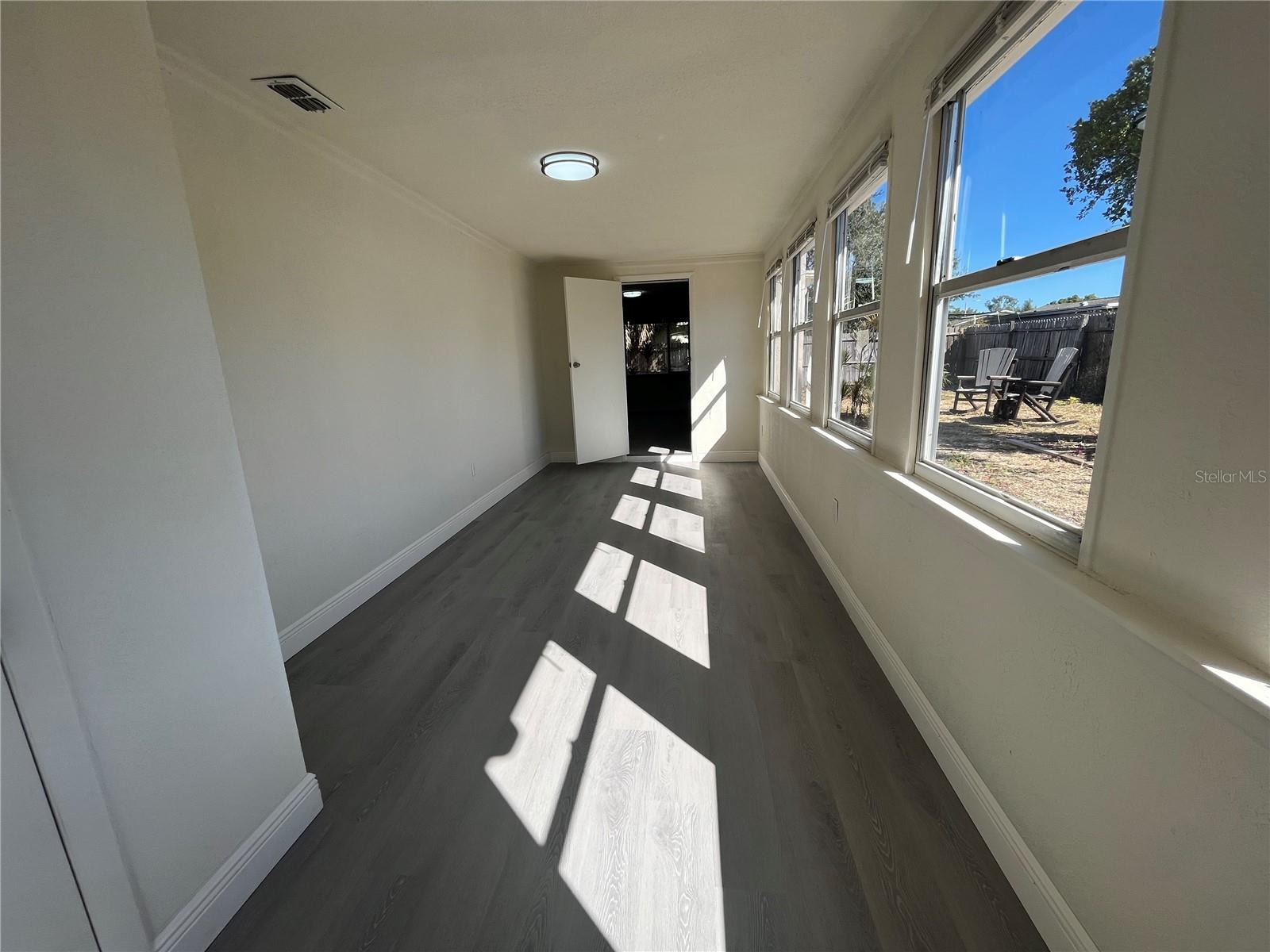 3314 COLUMBUS DR — photo 8