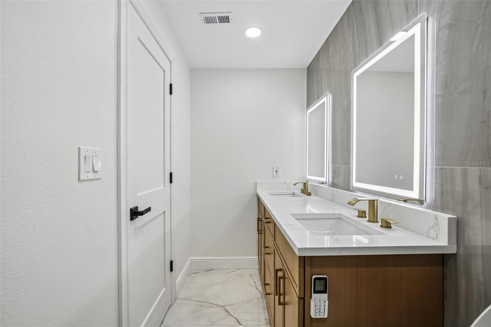 2230 ALBRIGHT DR — photo 16