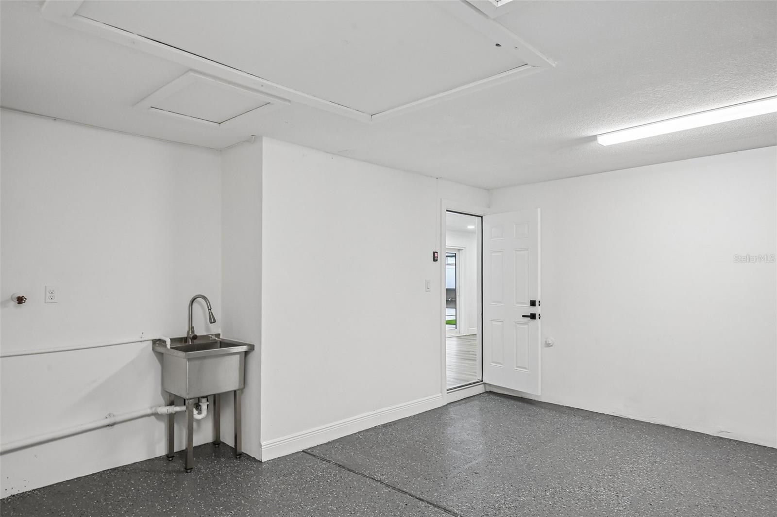 2230 ALBRIGHT DR — photo 38