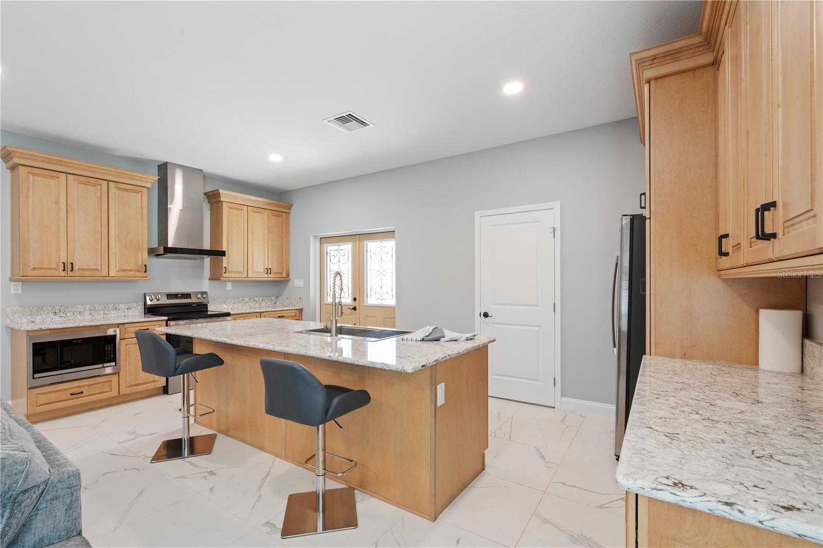 3225 LAUREL AVE — photo 7