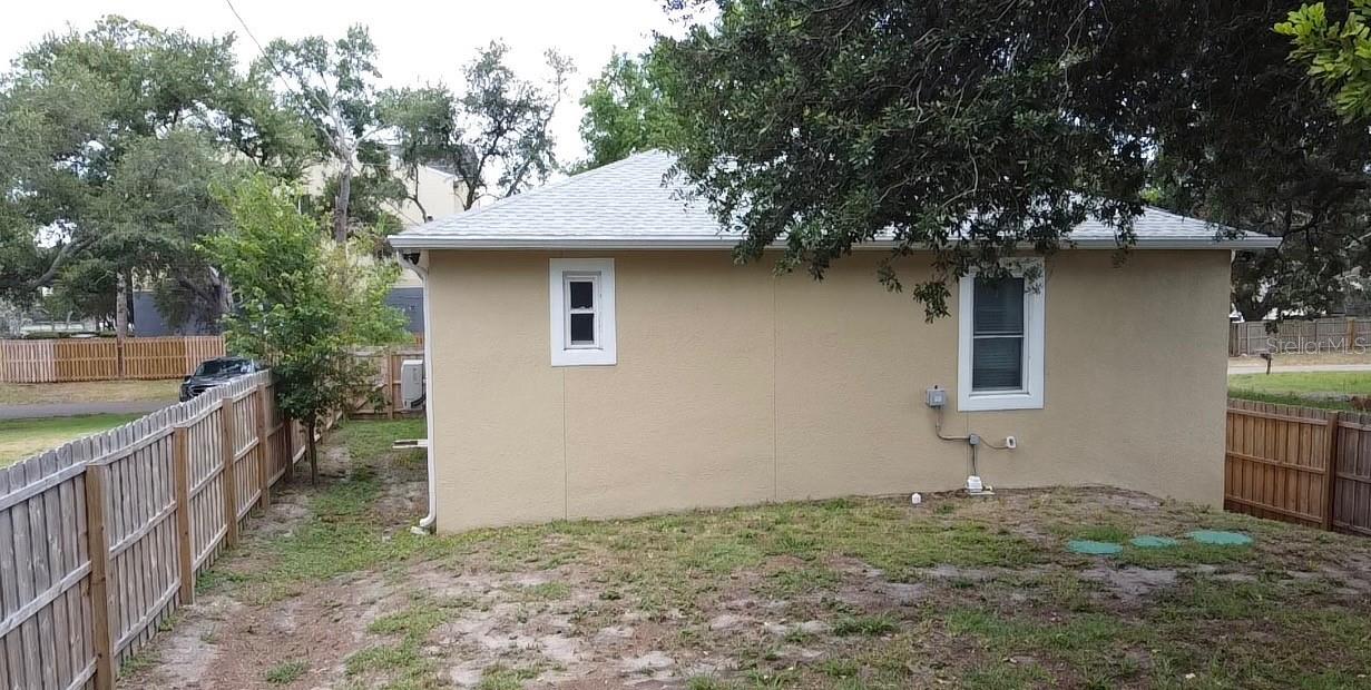 3225 LAUREL AVE — photo 3
