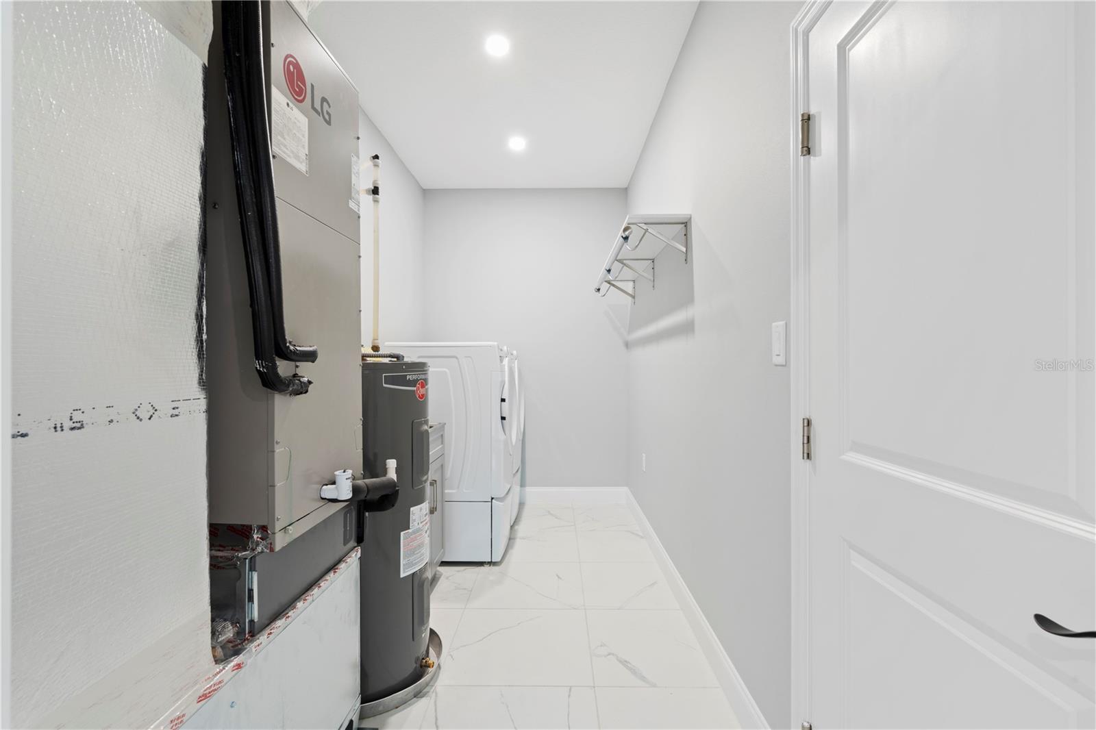 3225 LAUREL AVE — photo 13