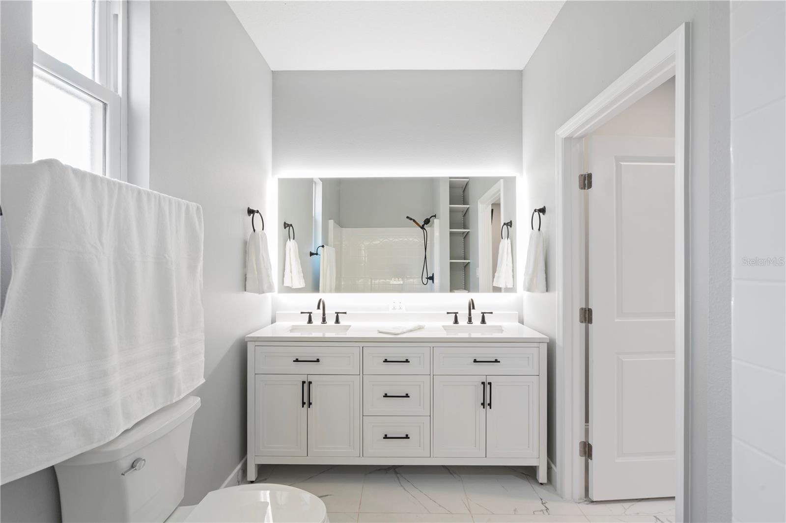 3225 LAUREL AVE — photo 10