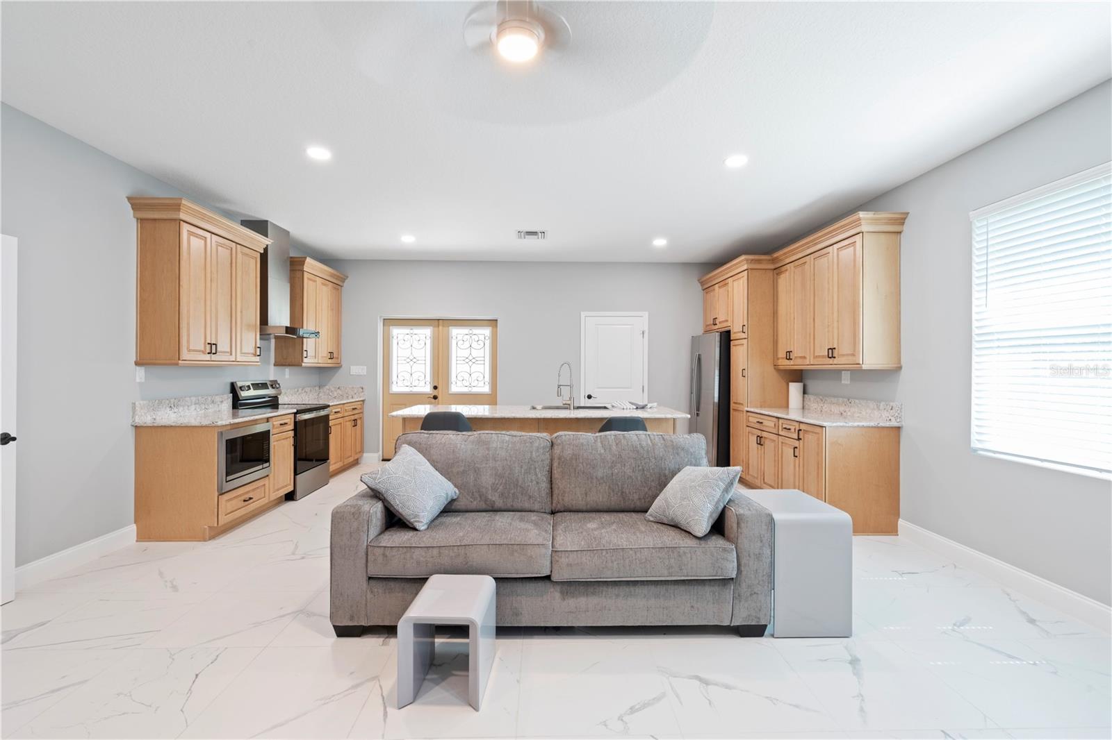 3225 LAUREL AVE — photo 8