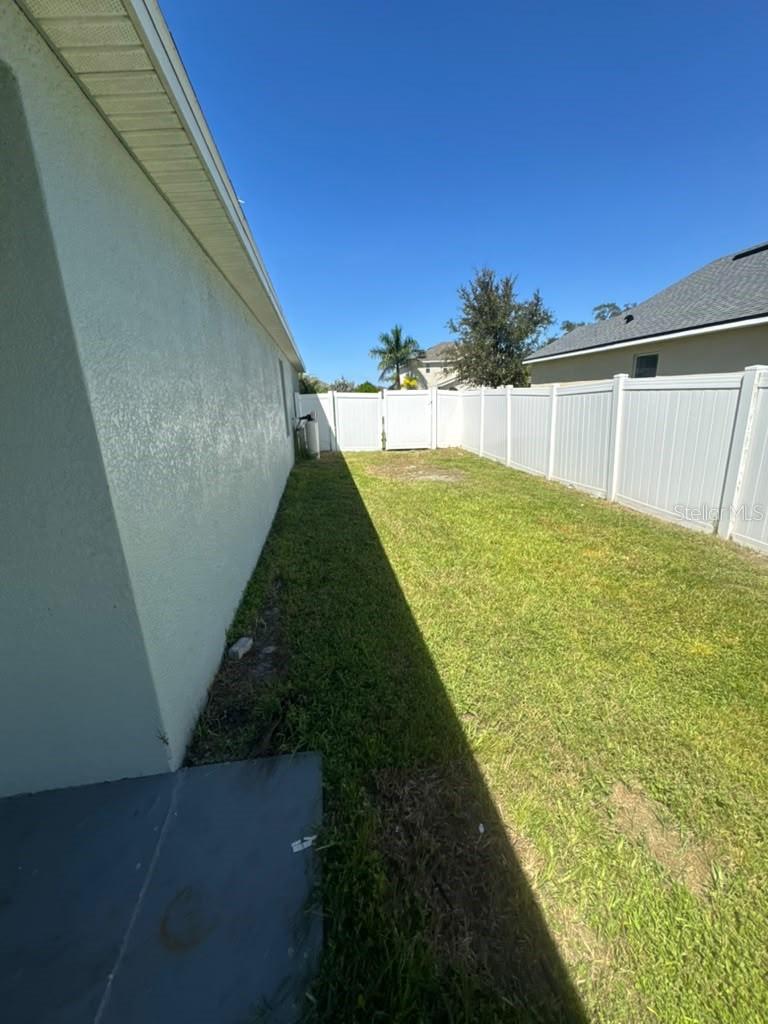 7023 57TH TER E — photo 27