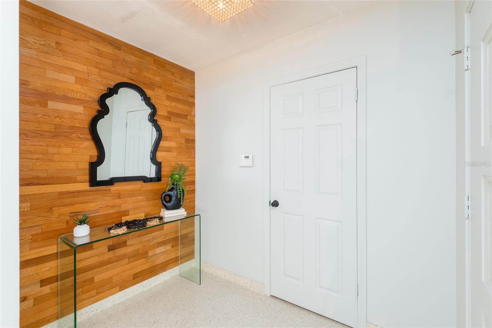 7308 N OLA AVE — photo 7