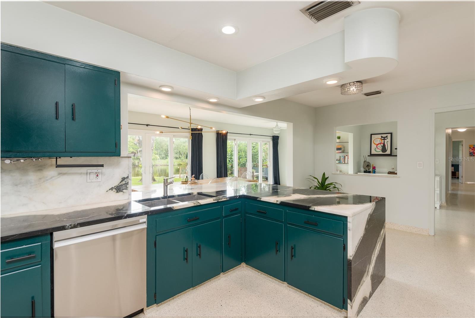 7308 N OLA AVE — photo 17