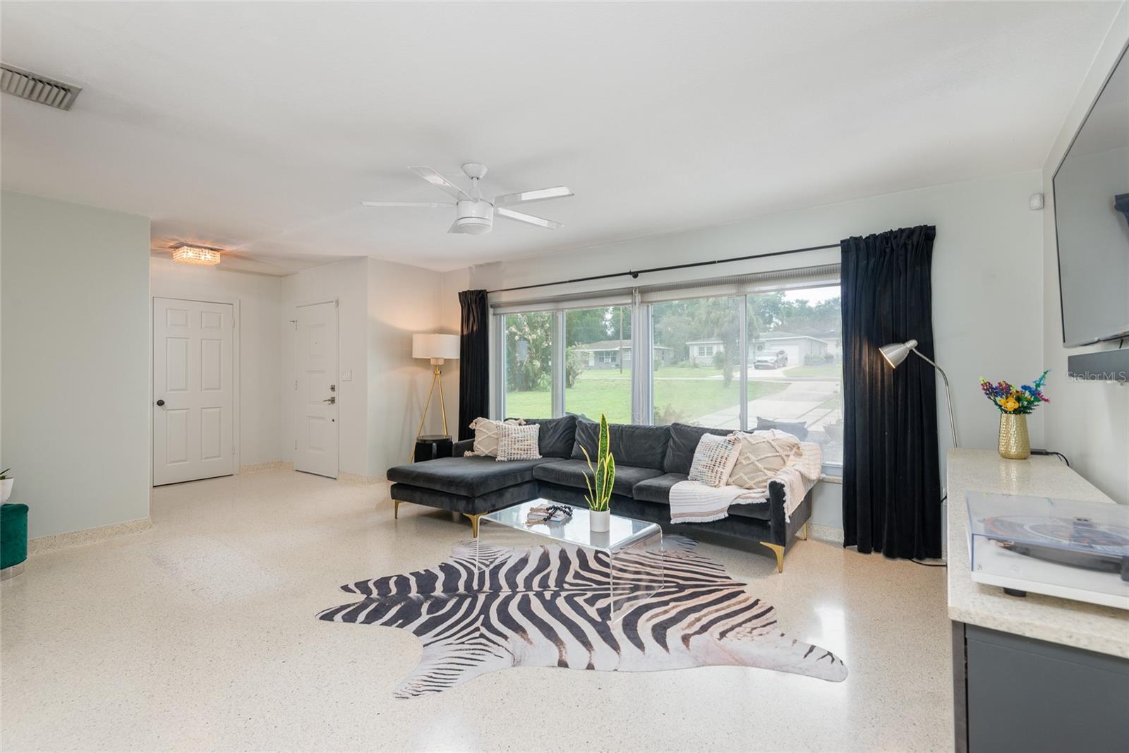 7308 N OLA AVE — photo 11