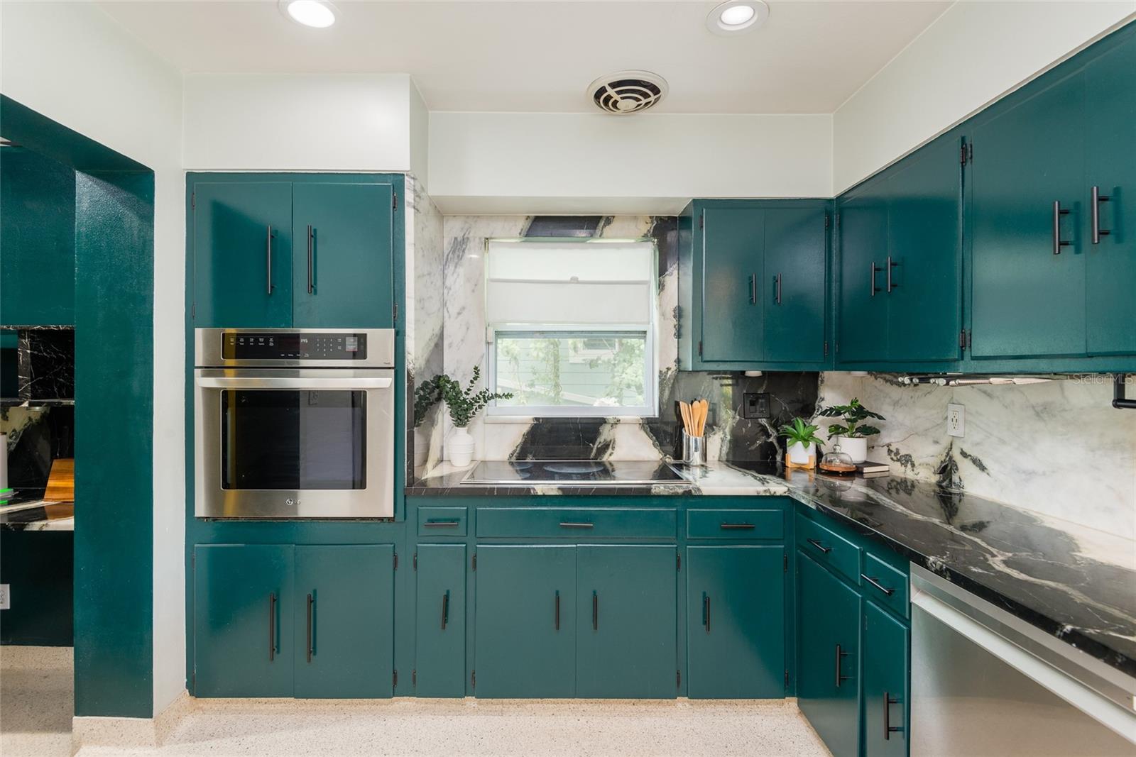 7308 N OLA AVE — photo 16