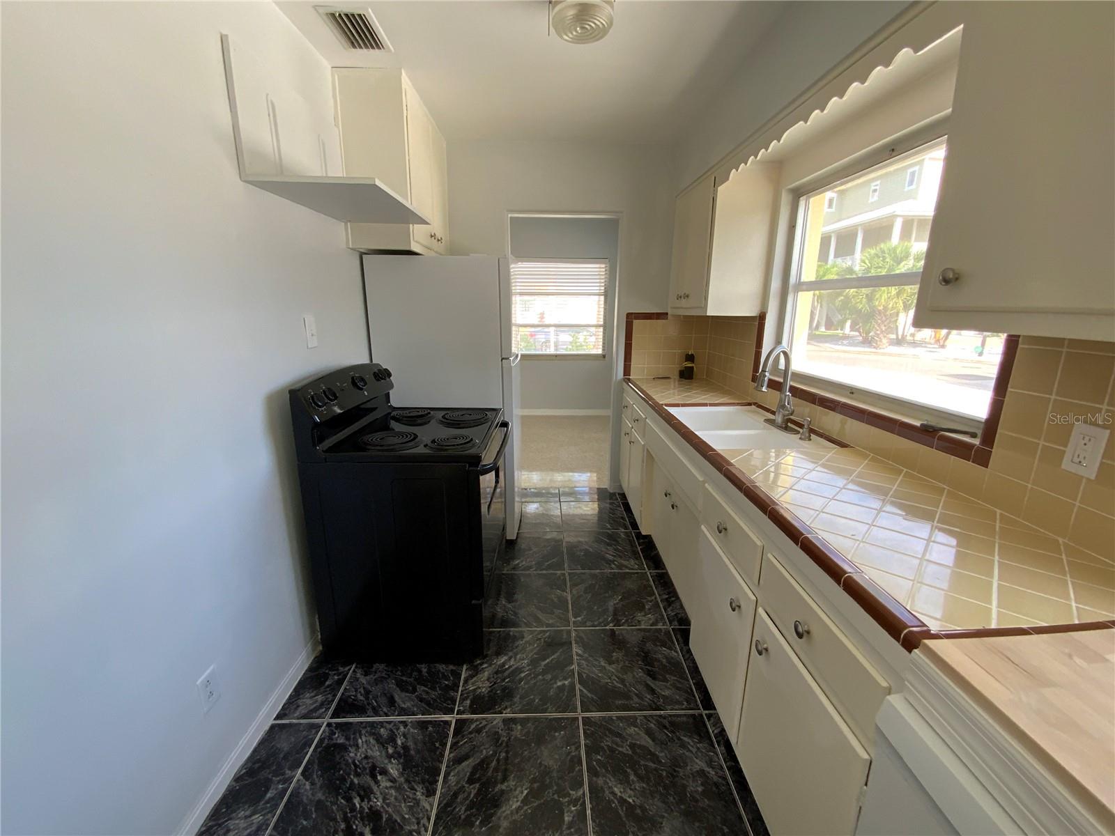 1404 COREY WAY S — photo 8