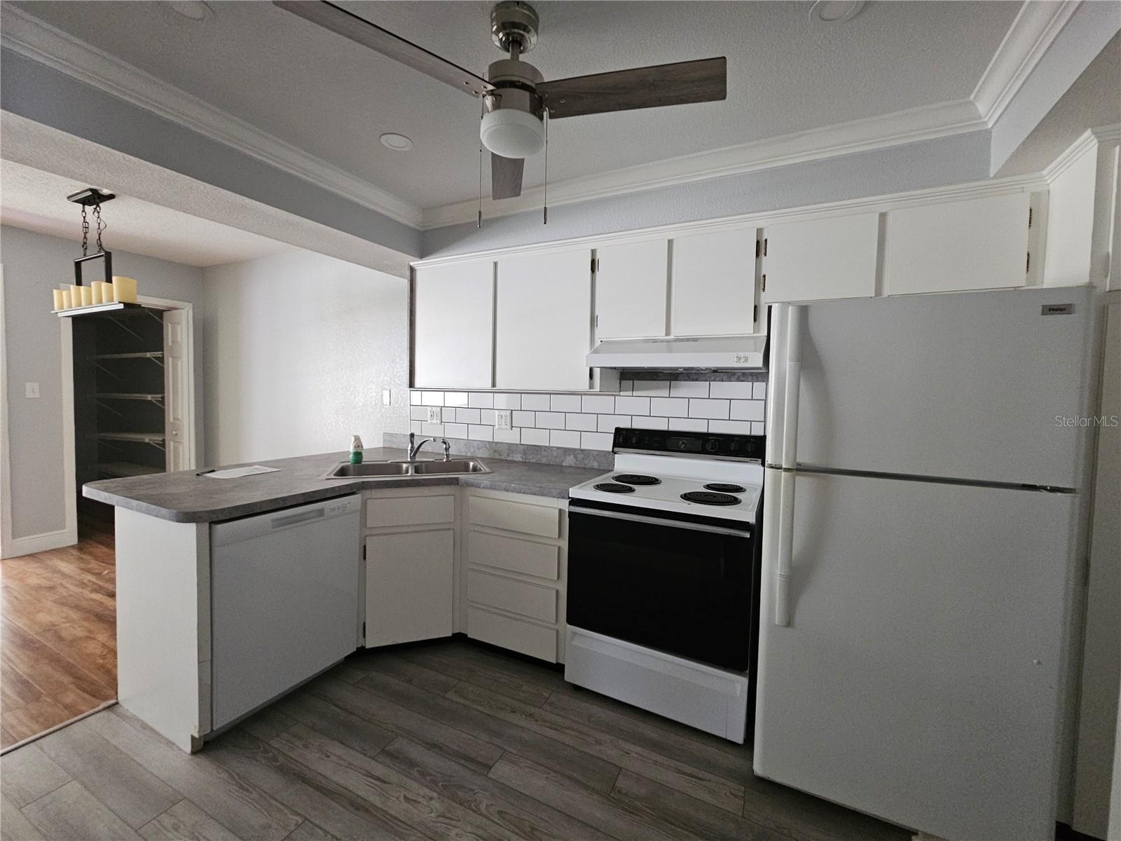 1655 S HIGHLAND AVE #B215 — photo 6