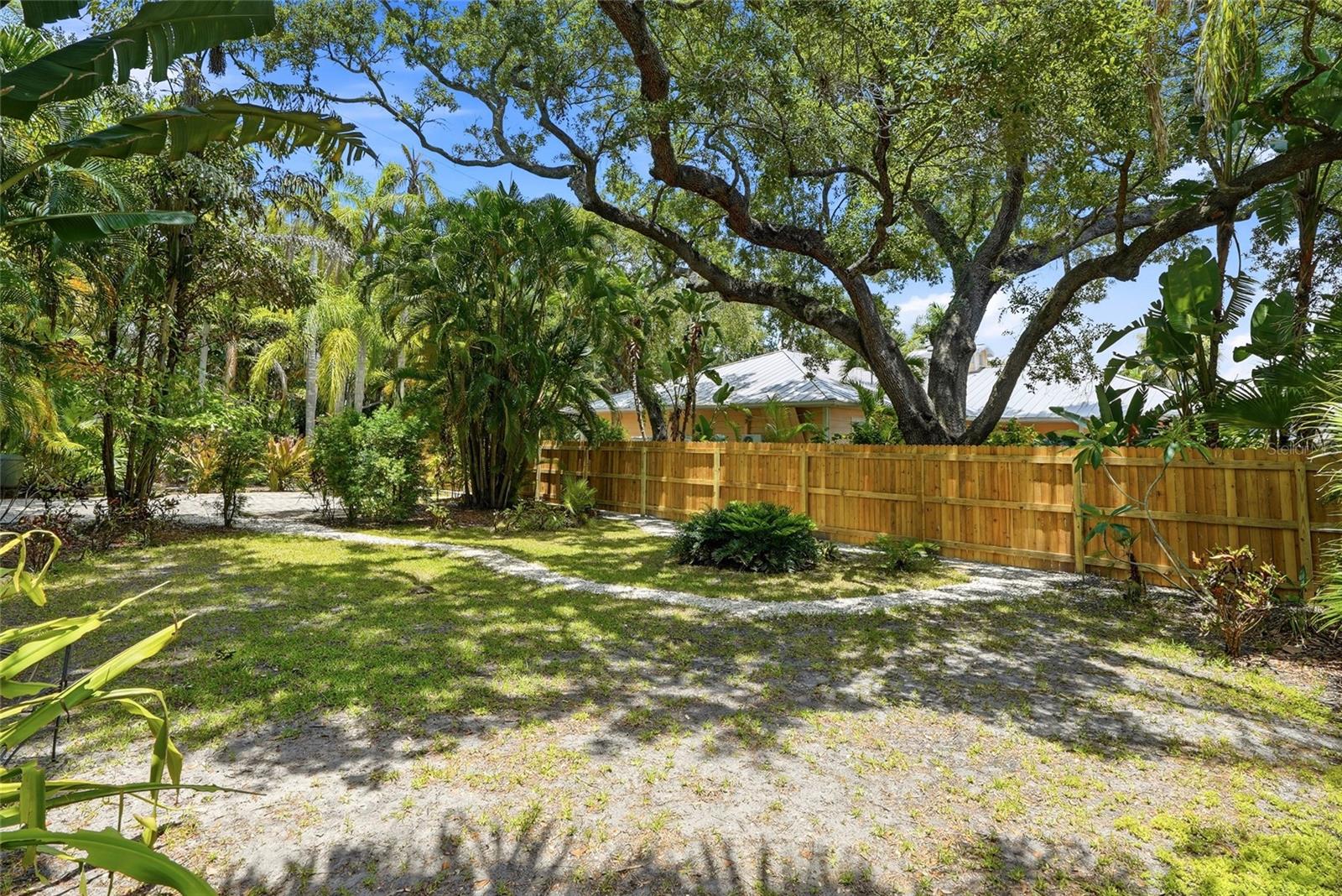 Lot 14 E MARSHALL ST — photo 16