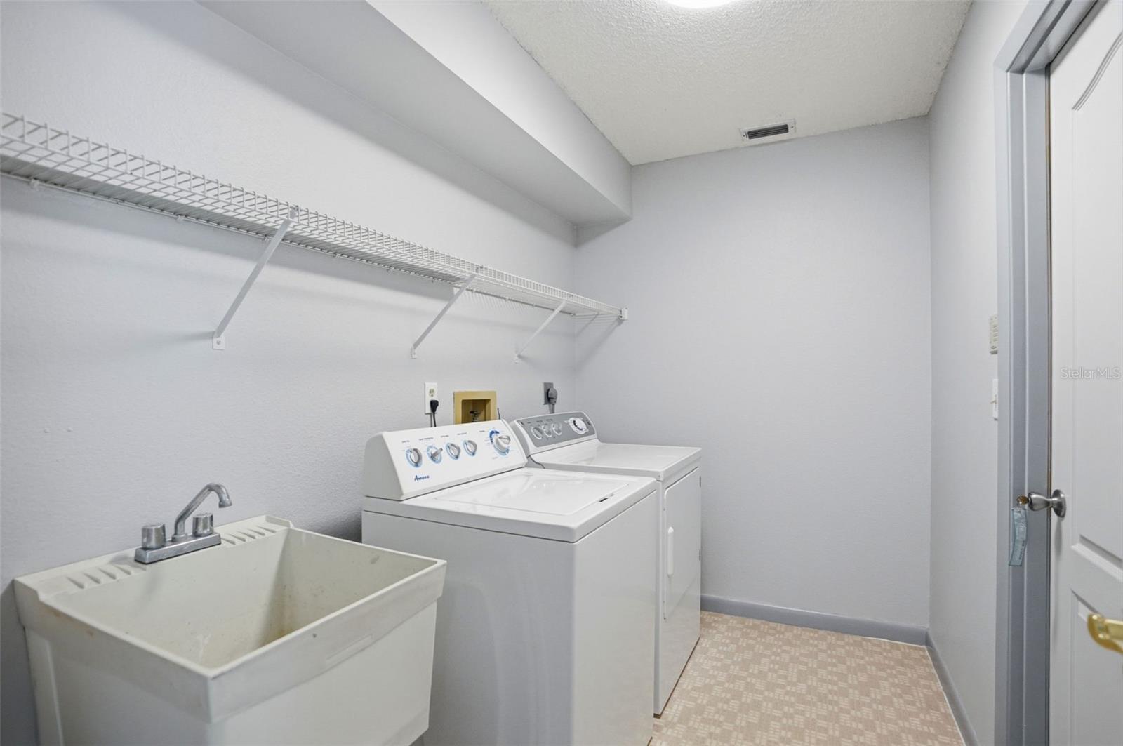 18451 WINDING OAKS BLVD — photo 32