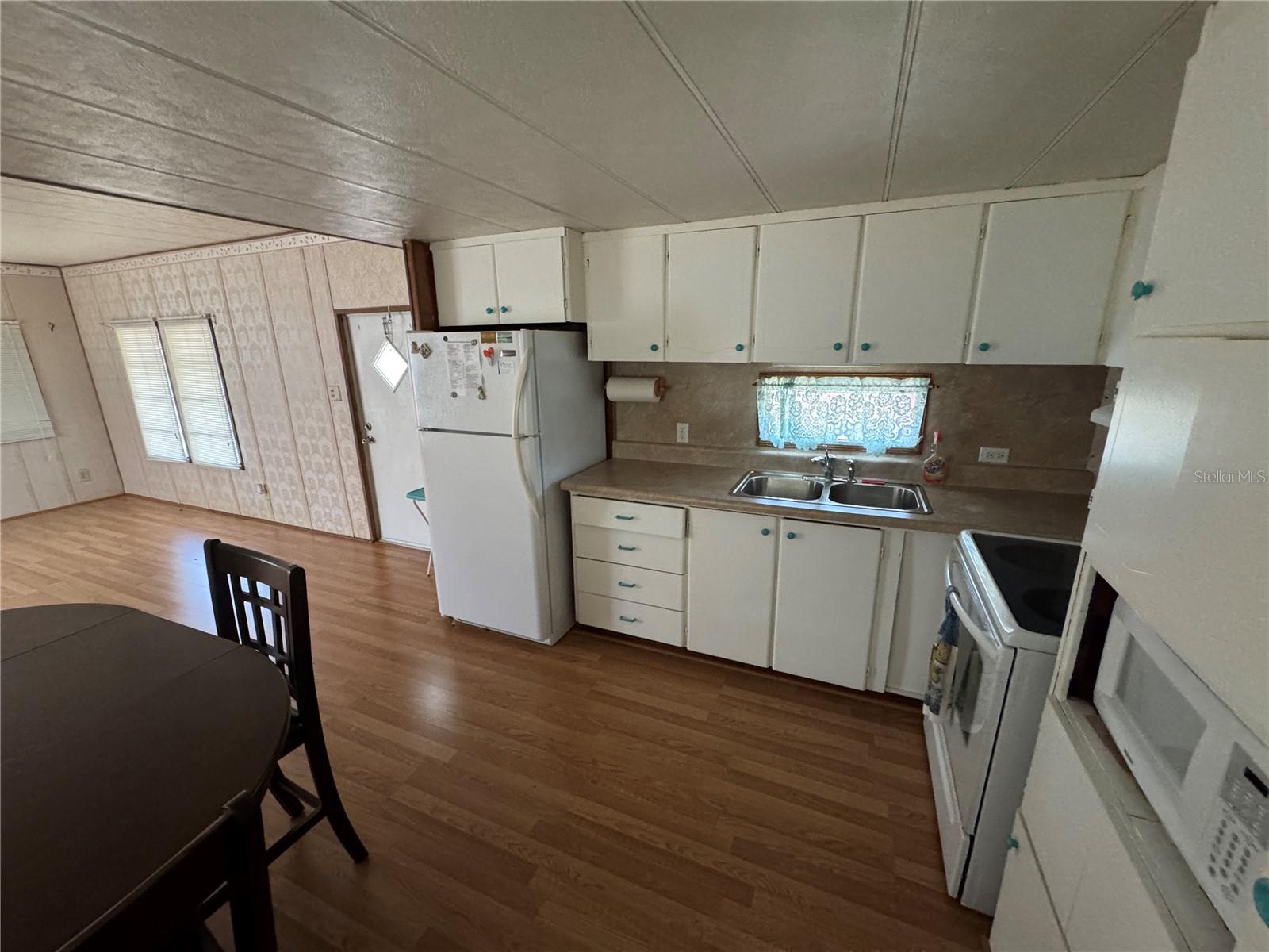 1843 SHADY COVE DR — photo 2