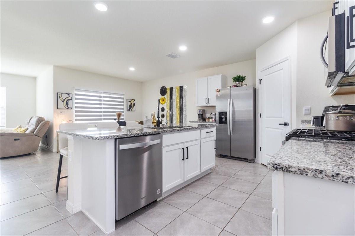 35830 ELLSWORTH PL — photo 16