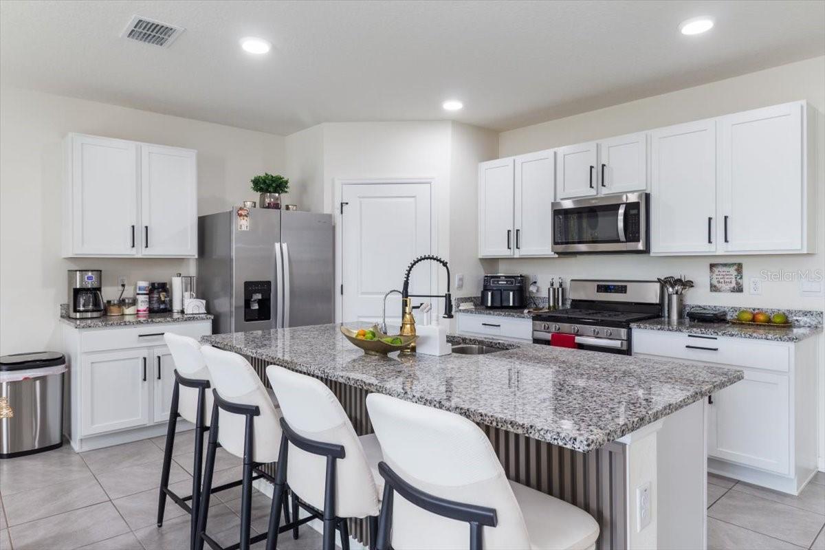 35830 ELLSWORTH PL — photo 18