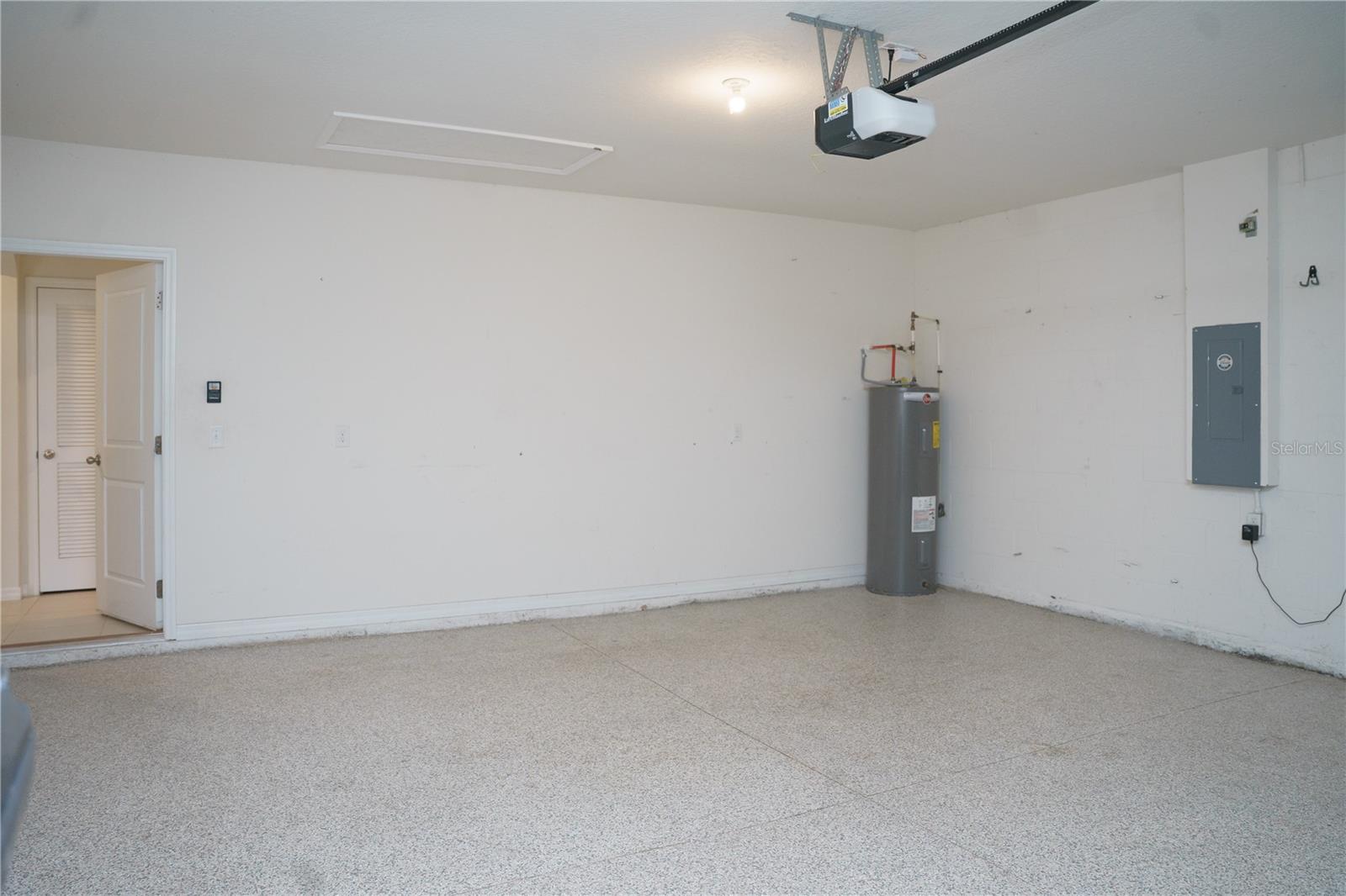 2614 GREENLEAF TER — photo 26