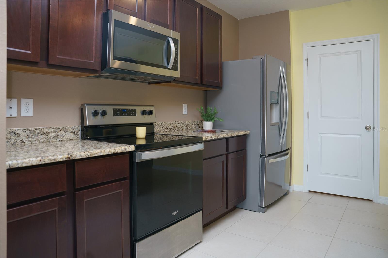 2614 GREENLEAF TER — photo 16