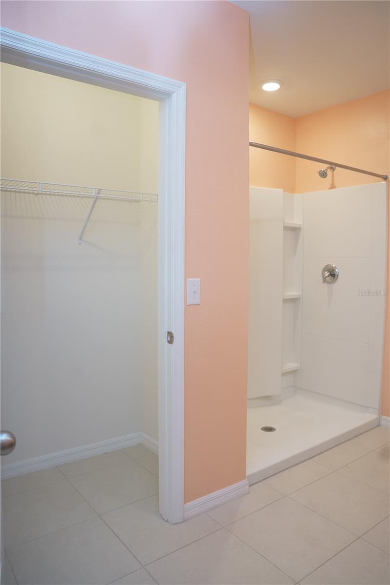 2614 GREENLEAF TER — photo 25