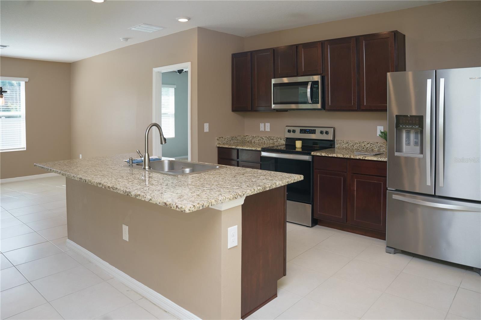 2614 GREENLEAF TER — photo 14