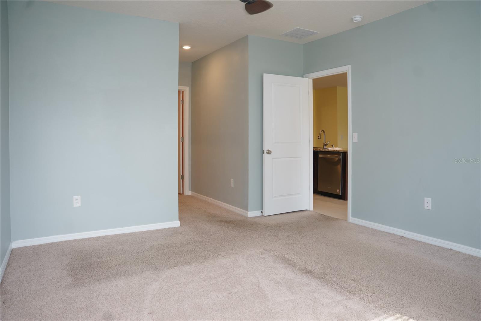 2614 GREENLEAF TER — photo 22