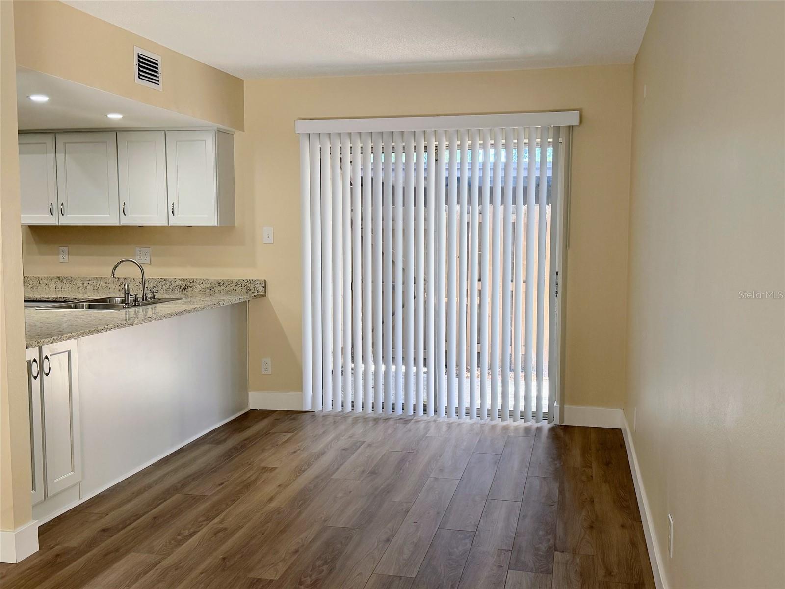3205 DEER CT — photo 5