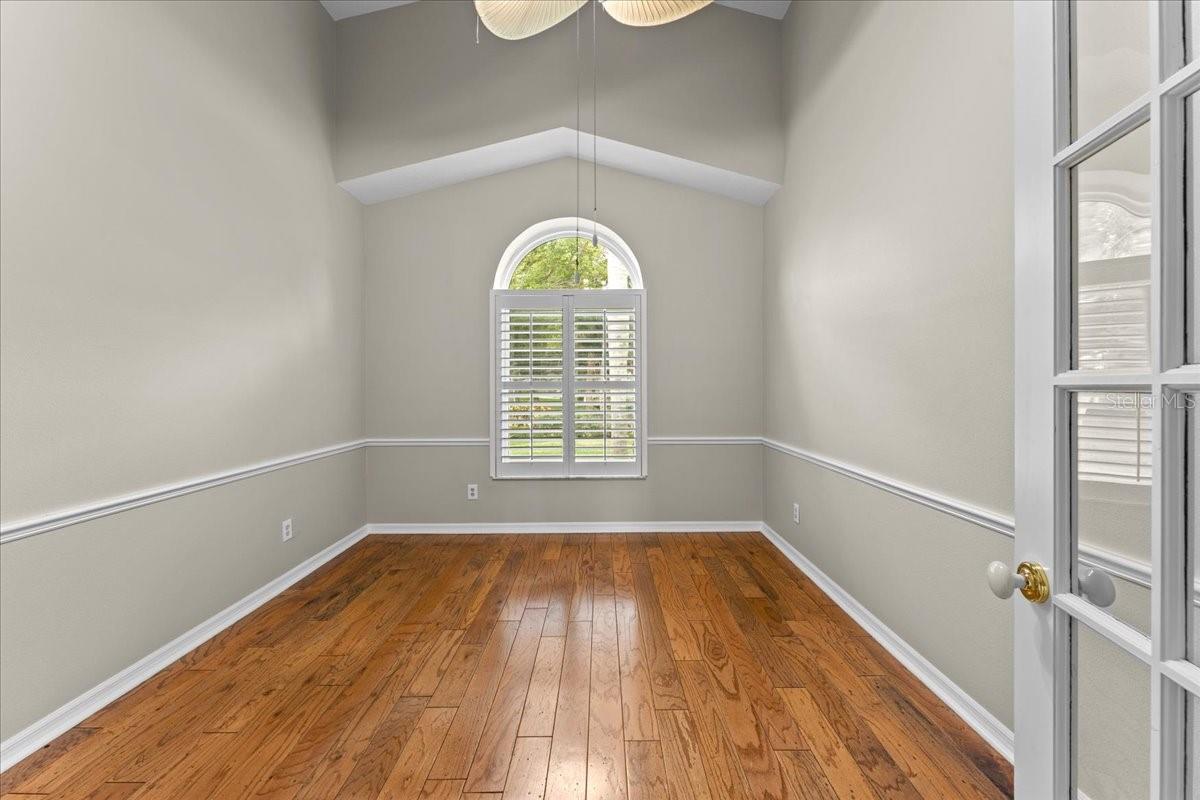1589 MARY LN — photo 55