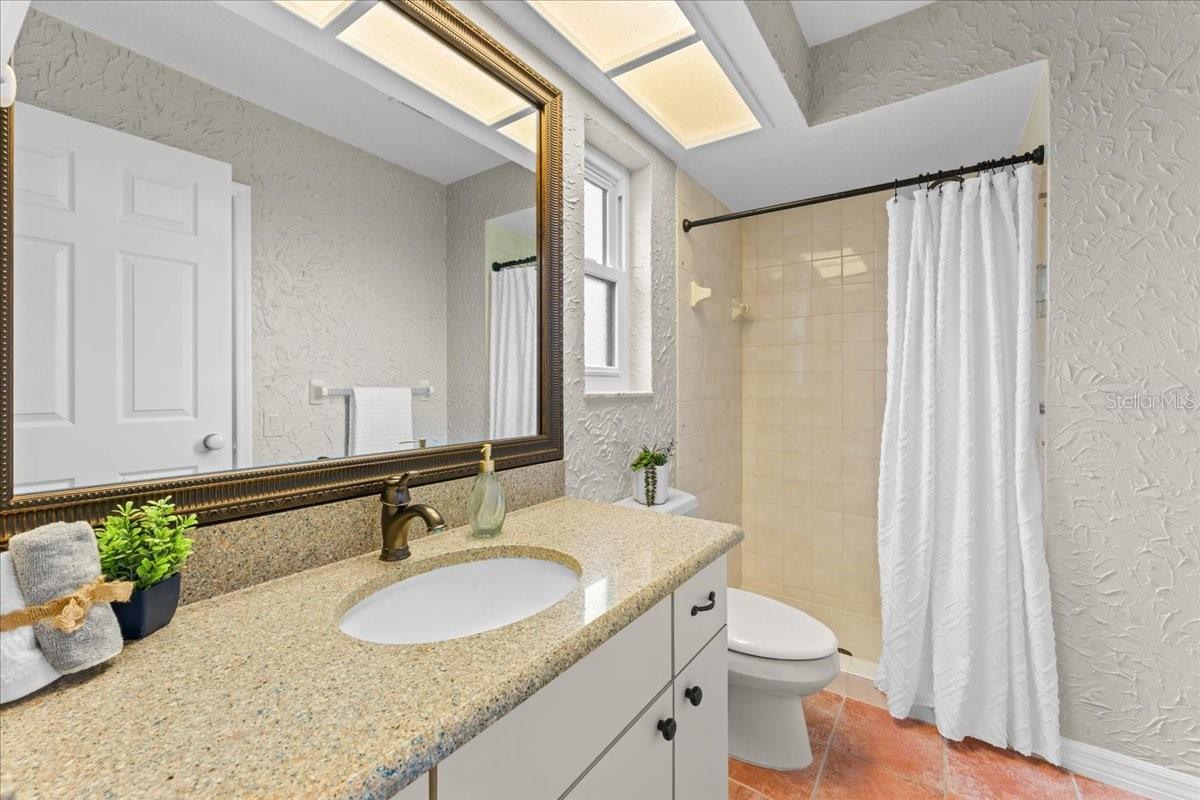 1589 MARY LN — photo 33
