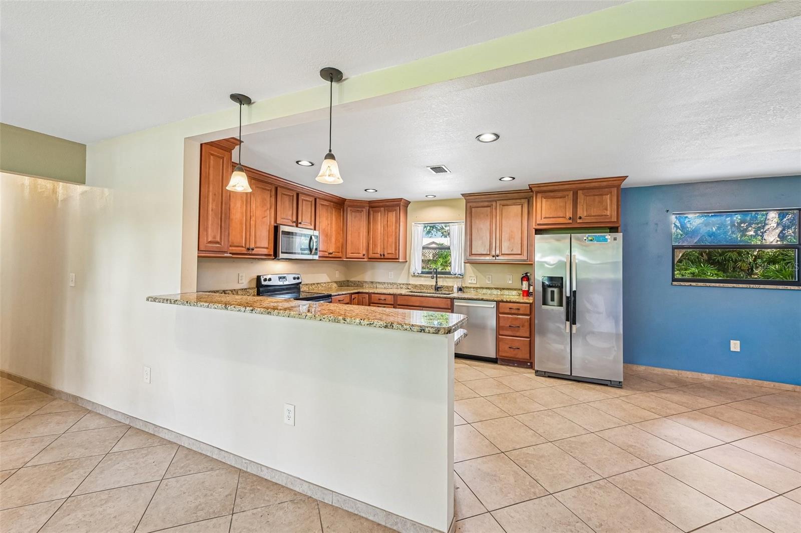 3304 SWAAN LN — photo 10