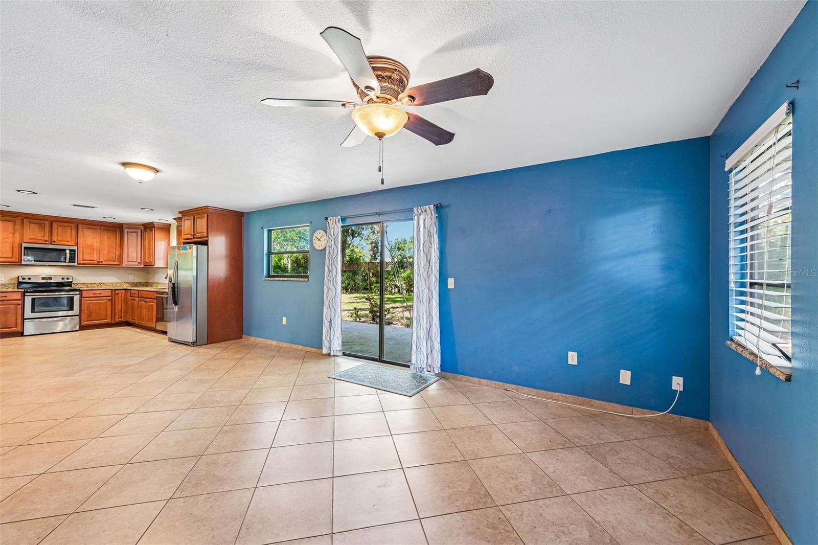 3304 SWAAN LN — photo 15
