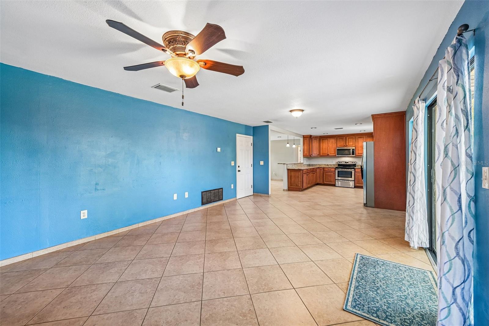 3304 SWAAN LN — photo 16