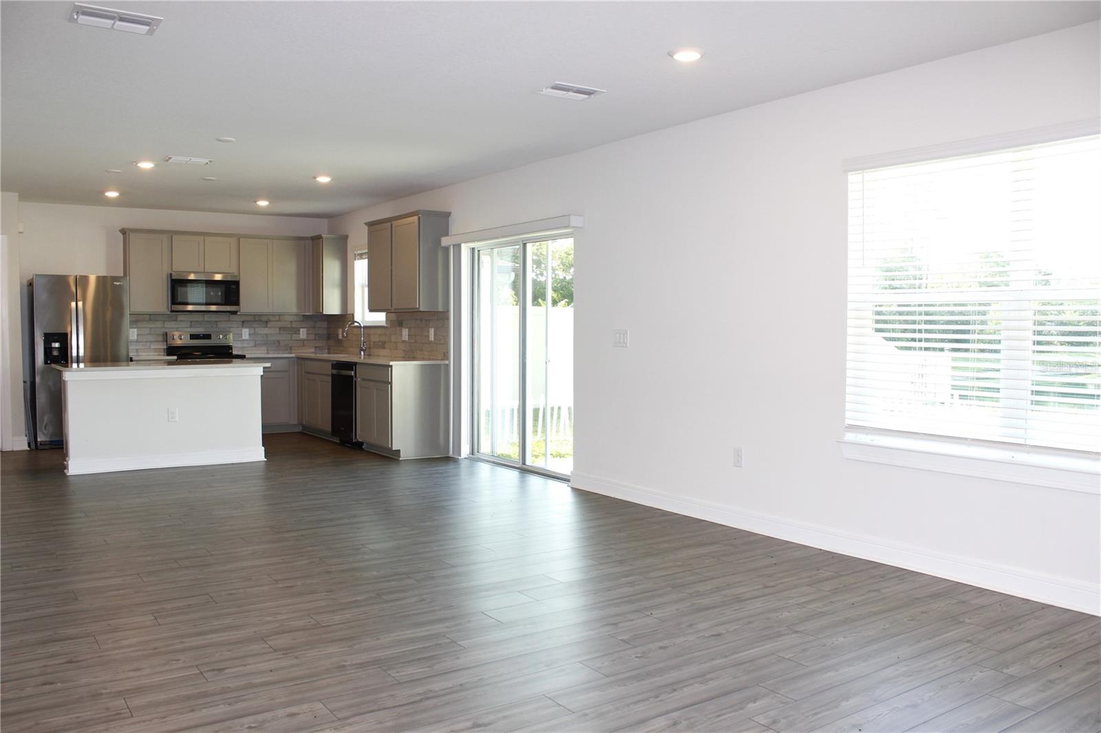 30600 THUNDERBIRD DR — photo 37