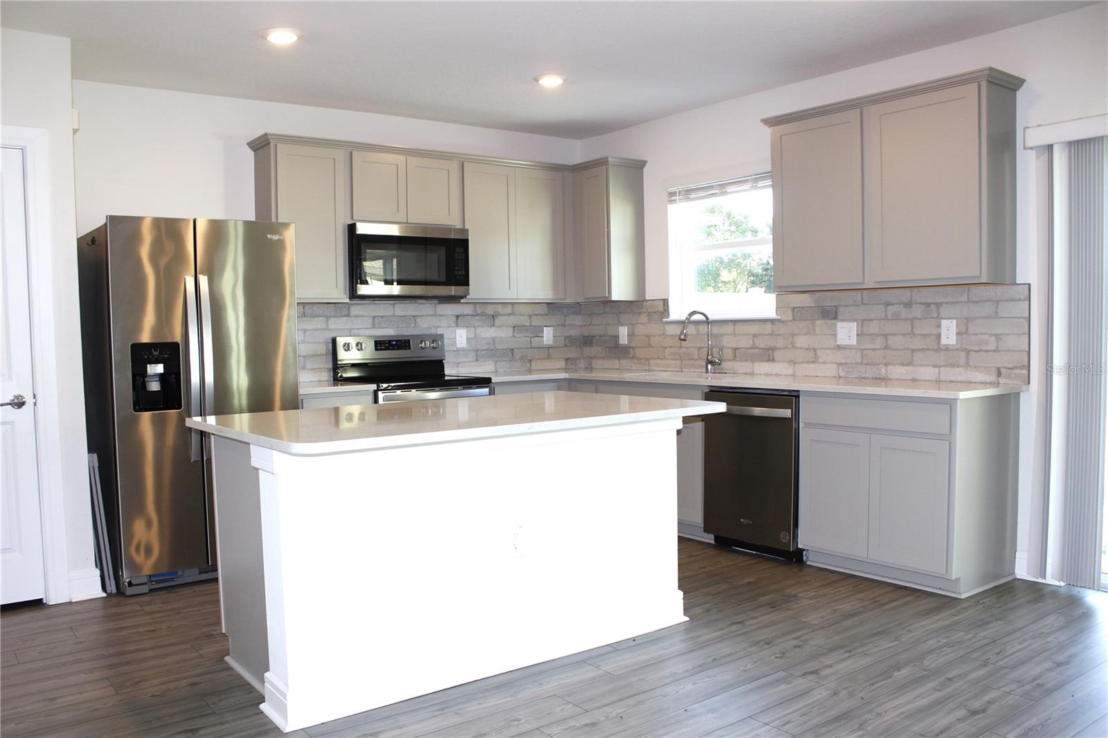 30600 THUNDERBIRD DR — photo 28