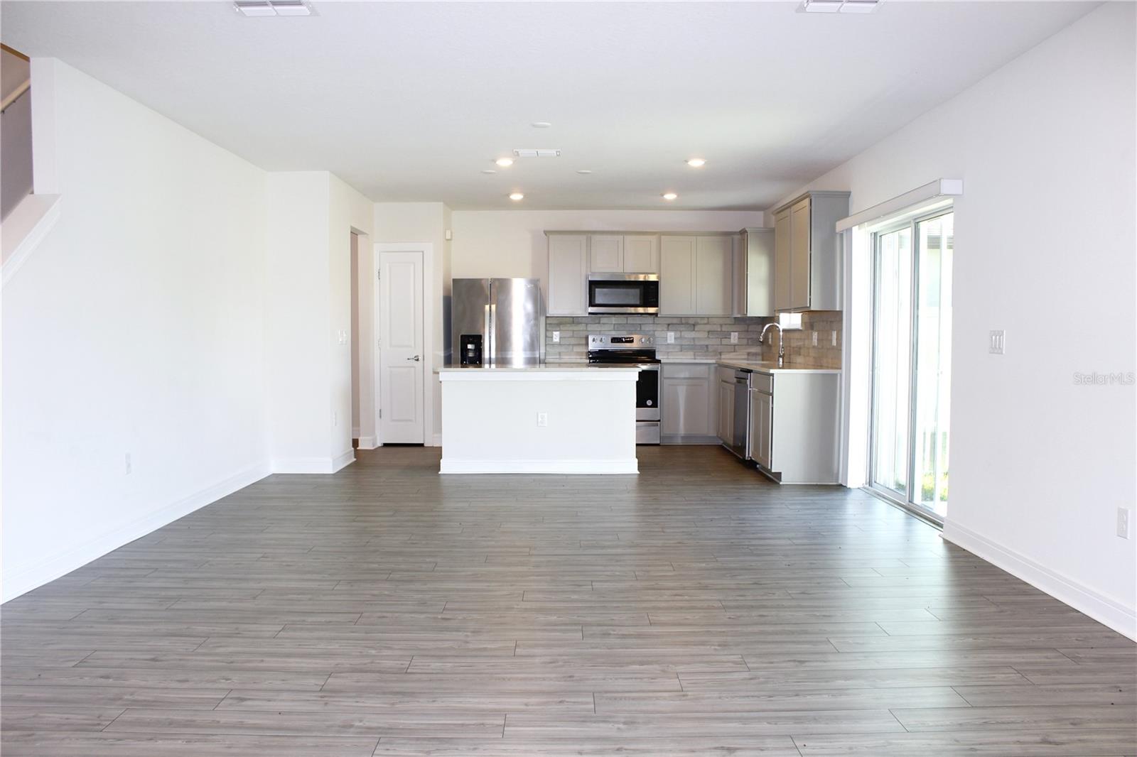 30600 THUNDERBIRD DR — photo 24