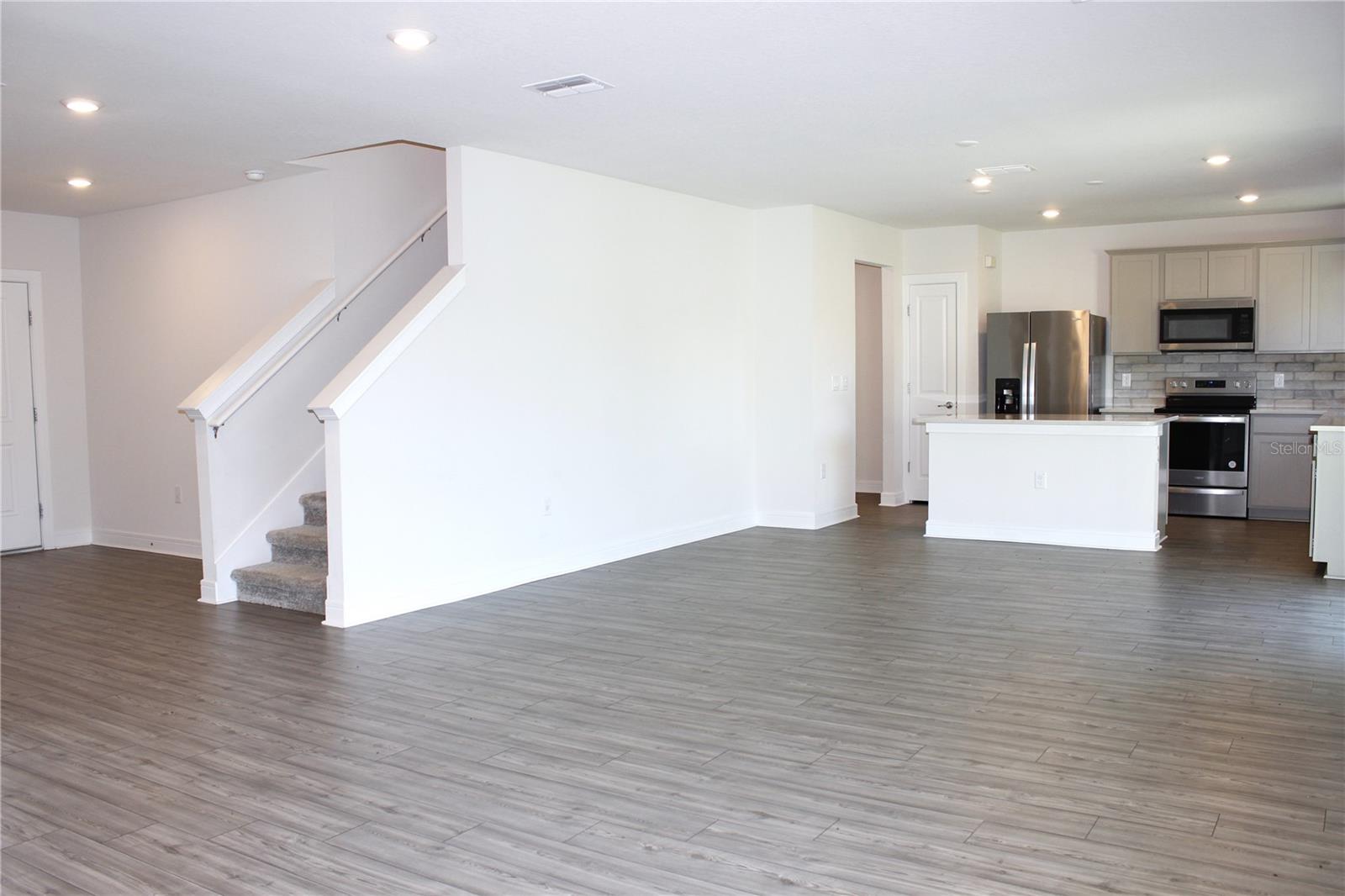 30600 THUNDERBIRD DR — photo 35