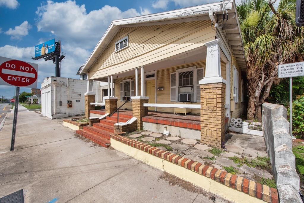 1406 N HOWARD AVE — photo 8